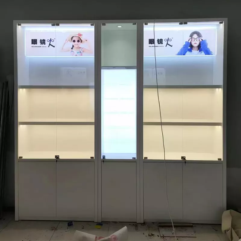 Üveg vitrin szekrények